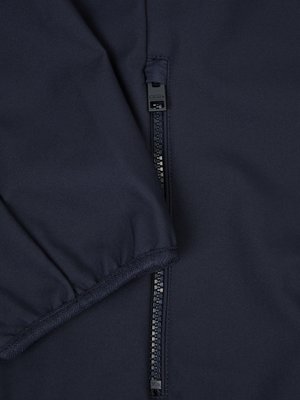 Softshell jacket with quilted shoulder sections