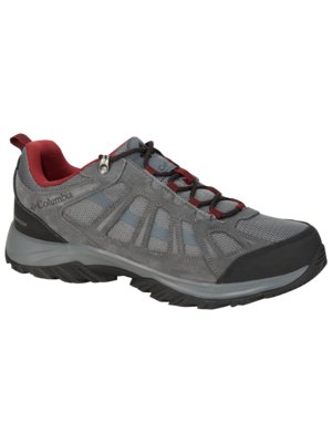 Low-top trekking shoes with reinforced heel