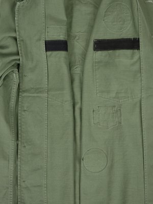 Overshirt mit Backprint und aufgesetzten Patches