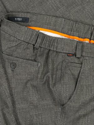 Flex chinos with stretch content in a glen check pattern 