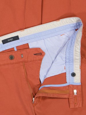Chino kalhoty s podílem strečových vláken 