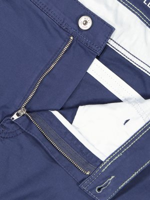 Spodnie o fasonie 5 pocket z elastyczną domieszką