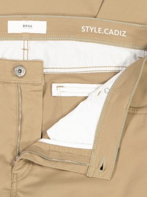 Five-pocket trousers with stretch content