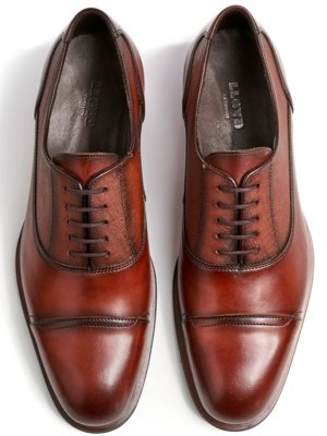Oxford-style-business-shoes-in-smooth-leather