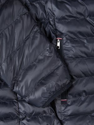 Quilted-jacket-in-recycled-material,-packable-