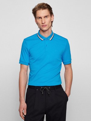 Polo shirt with contrasting stripes on the collar 
