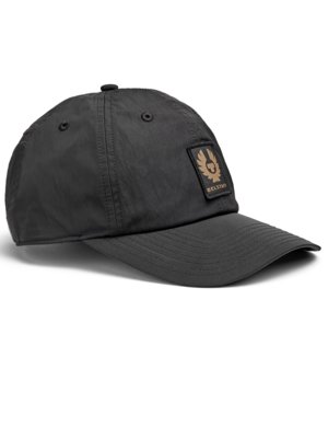 Cap with logo patch 