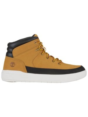 Lightweight boots in nubuck leather with platform sole 