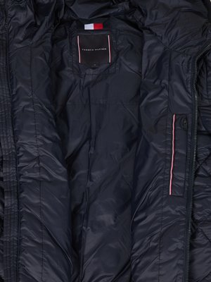 Zimní bunda s kosočtvercovým prošívaným vzorem a kapucí 
