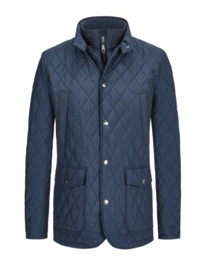 Quilted jacket with integrated yoke