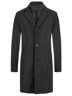 Coat with yoke and check pattern 