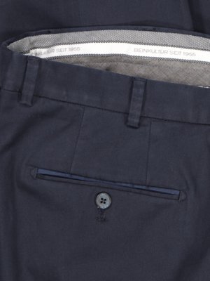 Cotton-chinos-with-stretch-