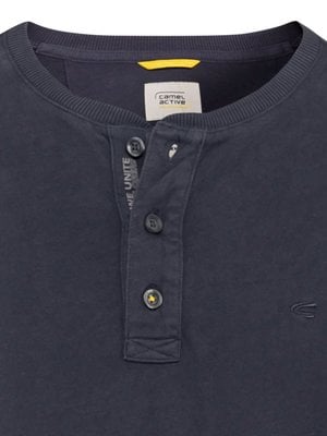 Long-sleeved shirt with serafino collar, garment-dyed 