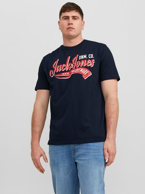 T-shirt-with-logo-print-on-the-chest-