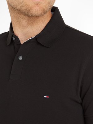 Poloshirt in Piqué-Qualität mit Stretchanteil