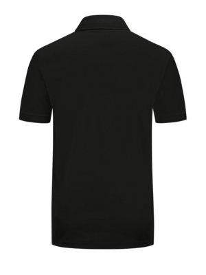 Unifarbenes-Poloshirt-mit-tonaler-Logo-Applikation