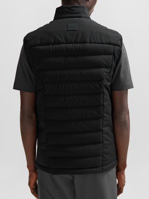Water-repellent-down-gilet-with-quilted-pattern