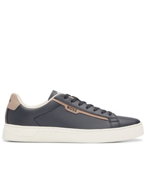 Low-top sneakers in smooth leather with contrasting details