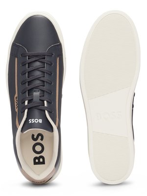 Low-top sneakers in smooth leather with contrasting details