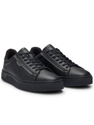 Low-top sneakers in smooth leather