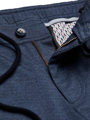 Chino-kalhoty-s-elastickým-pasem-a-drobným-vzorem,-Flexcity