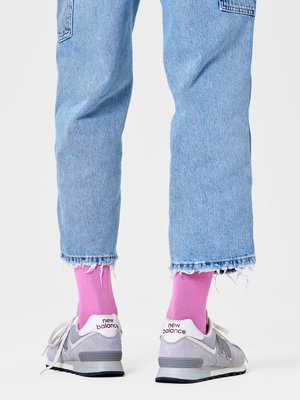 Socken-mit-Logoschriftzug-