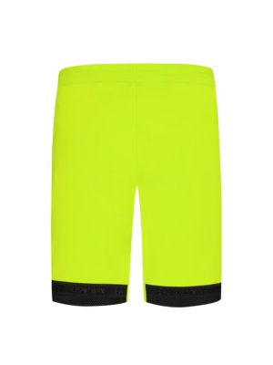 Sweat-shorts-with-contrasting-details-and-mesh-waistband,-Slim-Fit