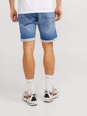 Jeans-Shorts in Used-Optik, mit Stretch 