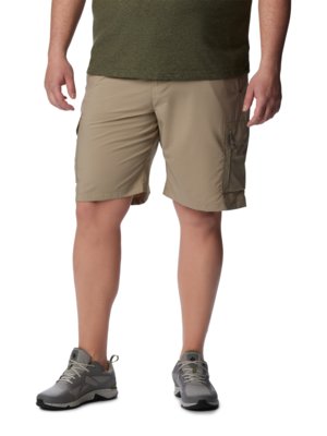 Cargo-shorts-in-functional-fabric-