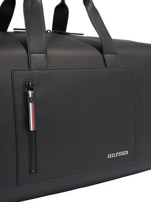 Medium-sized-duffel-bag-with-piqué-texture-