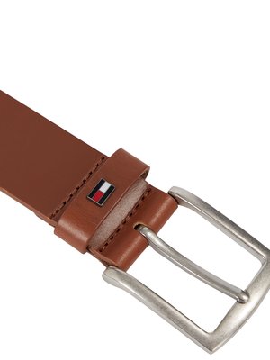 Leather belt with rectangular buckle 