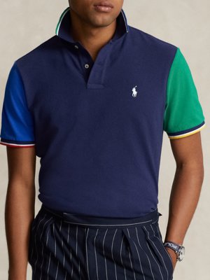 Piqué-polo-shirt-with-coloured-sleeves-