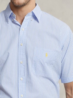 Short-sleeved shirt in seersucker fabric 