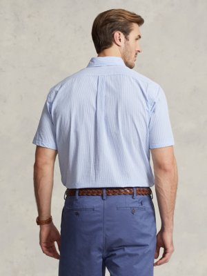 Short-sleeved-shirt-in-seersucker-fabric-