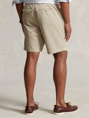 Shorts-with-elastic-waistband-and-stretch-