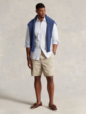 Shorts-with-elastic-waistband-and-stretch-