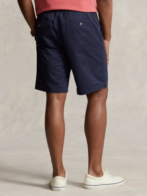Shorts with elastic waistband and stretch 