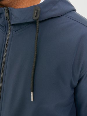 Softshell jacket with label patch