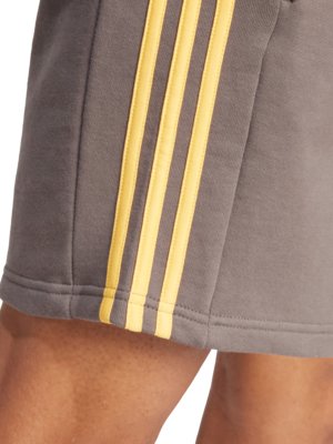 Sweatshorts with three-stripe design 