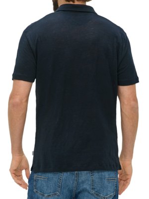 Poloshirt mit V-Ausschnitt aus einem Leinenmix 