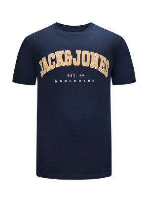 T-shirt with rubberised label lettering