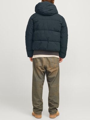 Puffer Jacket mit Kapuze und Label-Schriftzug