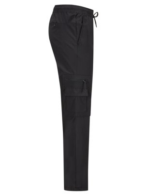 Cargo trousers in elastic tech fabric