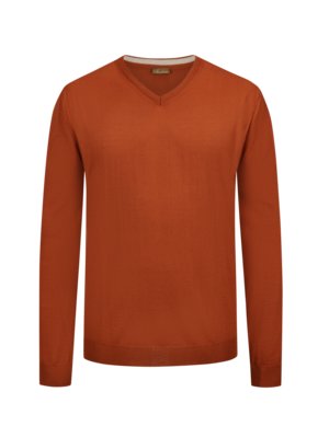 Lightweight sweater made of merino wool with V-neck