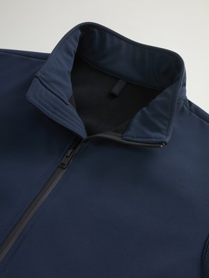 Hybrid softshell jacket with knit inserts