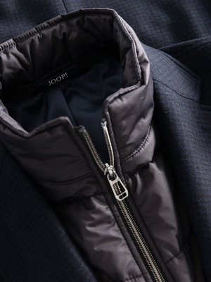 Veste blazer à carreaux discrets et empiècement gilet  