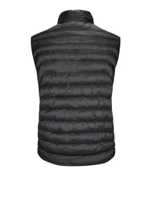 Water-repellent-quilted-gilet-with-logo-patch