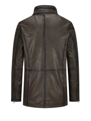 Leather jacket with removable yoke