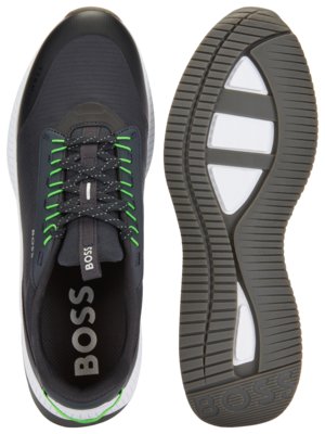 Running trainers with striking ribbed sole