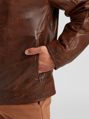 Leather jacket in Nappa leather with detachable quilted yoke